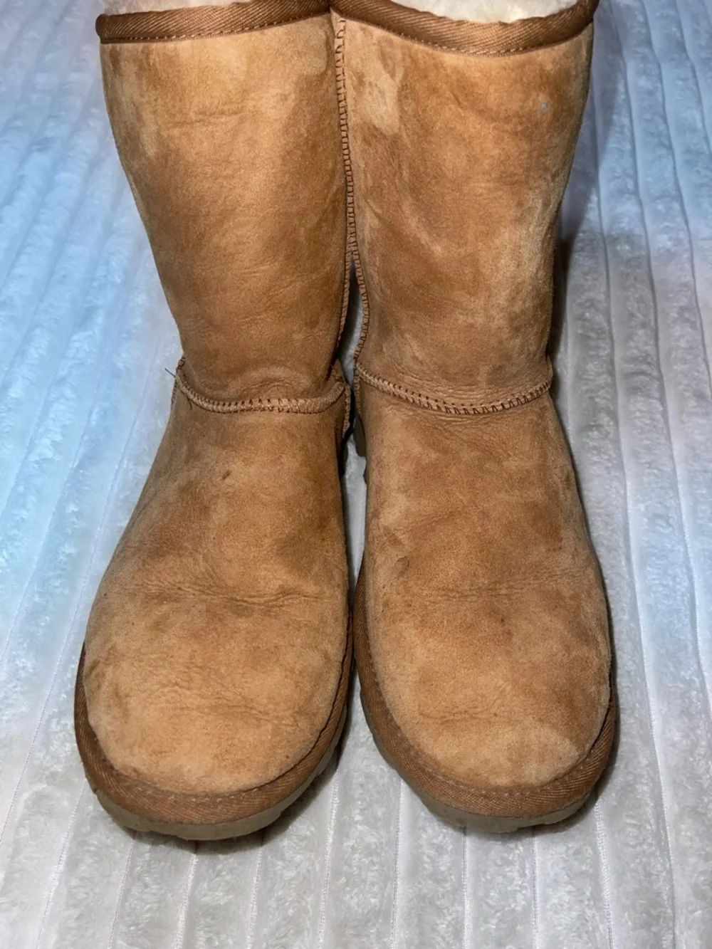 UGG Essential Short Classic Boot | Size 10